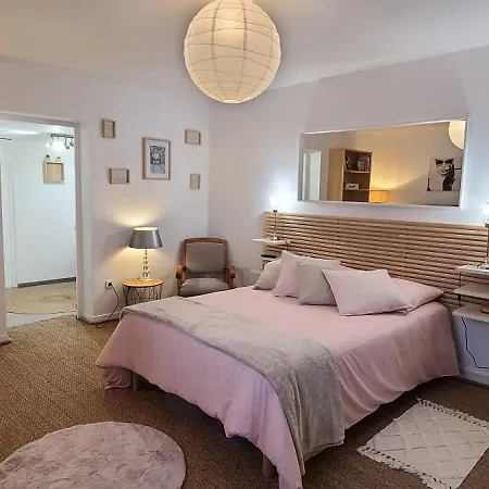Ema Apartamento Montjean (Charente)